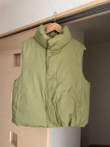 유니클로 U 퍼프 테크 논퀼트 베스트