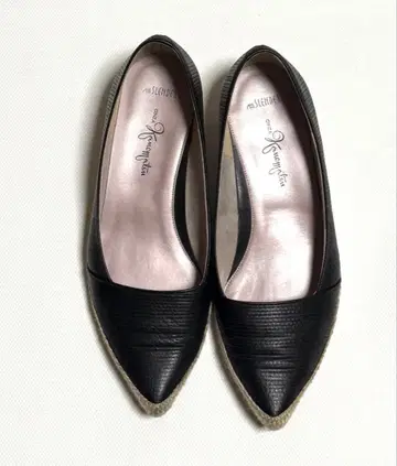 긴자 카네마츠 블랙 가죽 펌프스 24.5cm