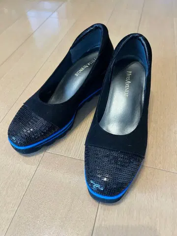 블랙/파랑 스웨이드 웨지힐 펌프스