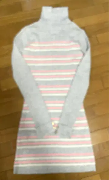 미셸 마카롱 그레이 스트라이프 니트 스웨터