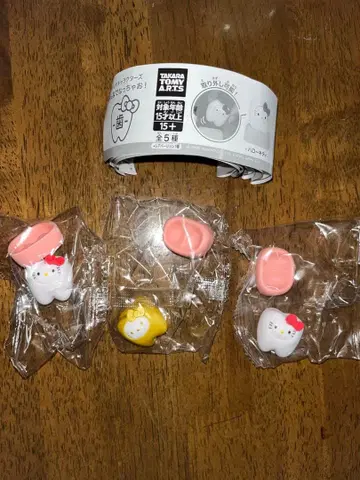 산리오 캐릭터즈 치아 헬로키티