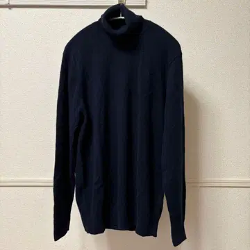 유니클로 캐시미어 터틀넥 스웨터