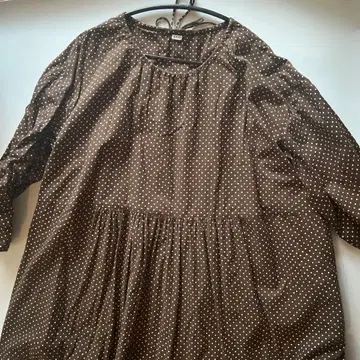 45R 브라운 도트 무늬 긴팔 원피스