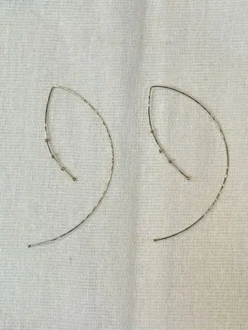 MIZUKI 바나나 후프 귀걸이 / 보증서 없음