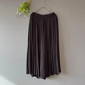 인덱스 [M] 고급 내추럴 안감 포함 가볍게 흔들리는 플리츠 와이드 팬츠