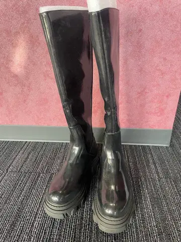 블랙 통굽 에나멜 롱 부츠 지퍼 포함 M 사이즈