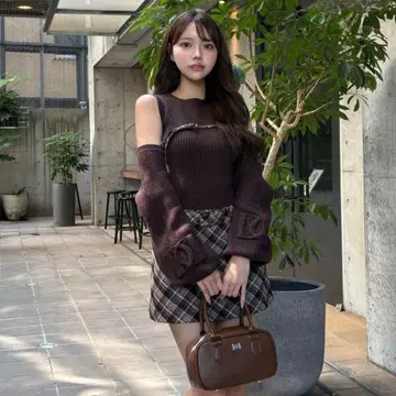 [ 한정판 가격 인하 ] 다리치 도킹 미들 허리 니트 미니 원피스