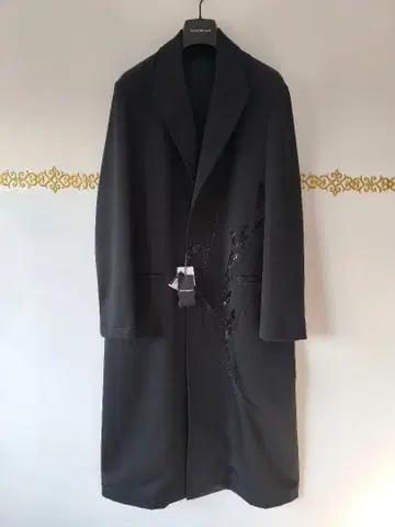 엠포리오 아르마니 스팽글 체스터 롱 코트 사이즈 48 블랙