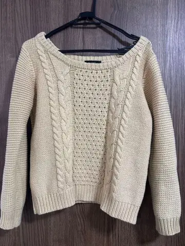 rienda 베이지 케이블 니트 긴팔 스웨터