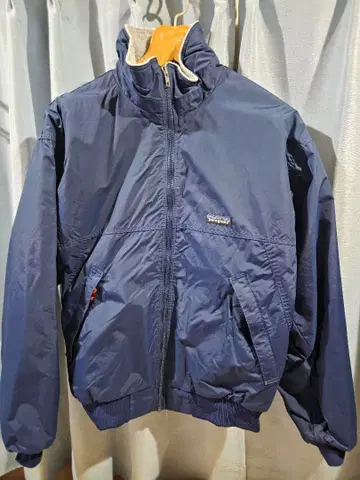 patagonia 네이비 쉘드 신틸라 M