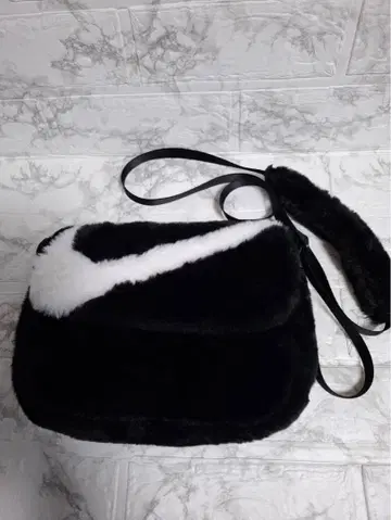 NIKE 나이키 숄더백 블랙 퍼