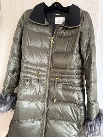 Rady 다운 카키 약간 하자 있음