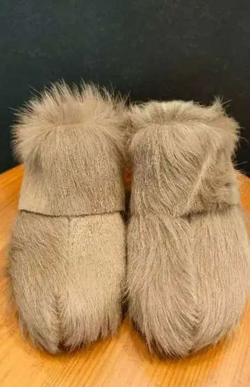 BOSABO 퍼 샌들 사이즈 8 23.5cm~24cm