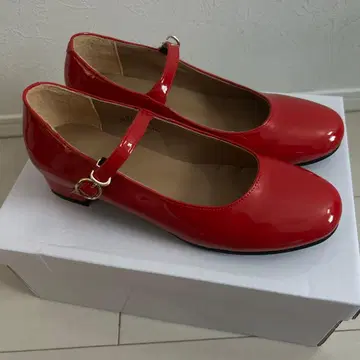 멜리 제인 Mary Jane / 스트랩 펌프스