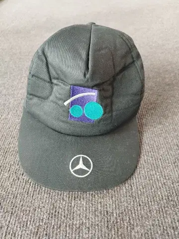 메르세데스 벤츠 블랙 캡