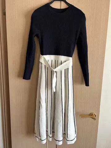 자스그리티 배색 니트 원피스