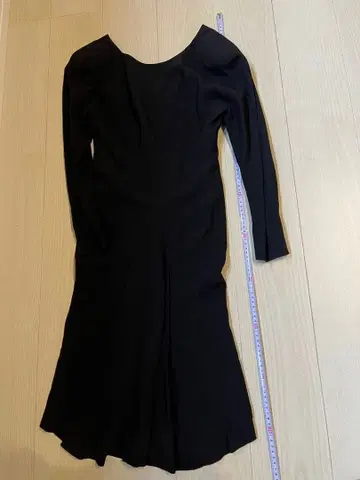 CERCHIO 블랙 오프숄더 긴팔 원피스