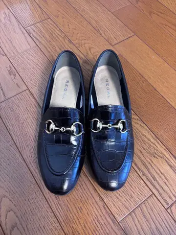 REGAL 에나멜 크로커다일 패턴 로퍼 짙은 브라운