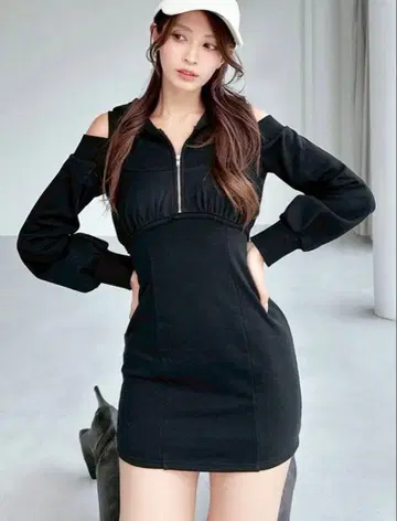 [ RESEXXY ] 레이어드 후디 미니 원피스