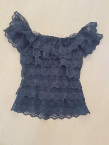 타다시 쇼지 오프숄더 레이스 파티 상의