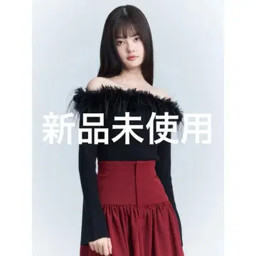 EIMY ISTOIRE 페이크 페더 트리밍 오프숄더 니트탑