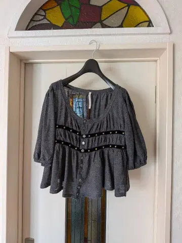 sunaokuwahara 그레이 5부 소매 가디건 스터드 벨로아 테이프