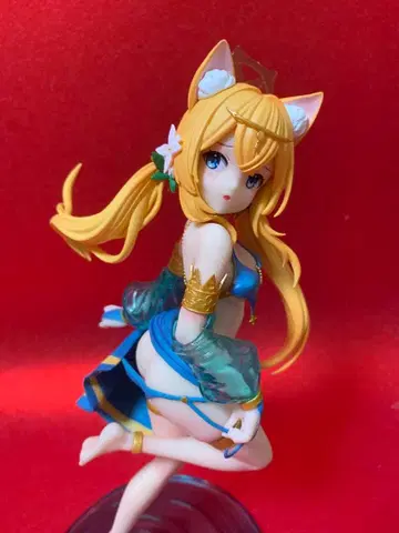 고양이 귀 금발 캐릭터 피규어