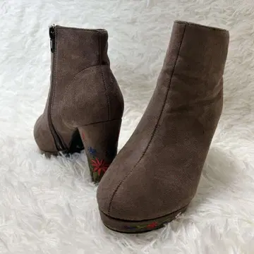 Vivian 꽃무늬 자수 부츠 L 사이즈 스웨이드 브라운 사이드 지퍼