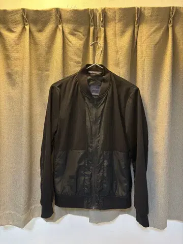 ZARA 블랙 집업 자켓