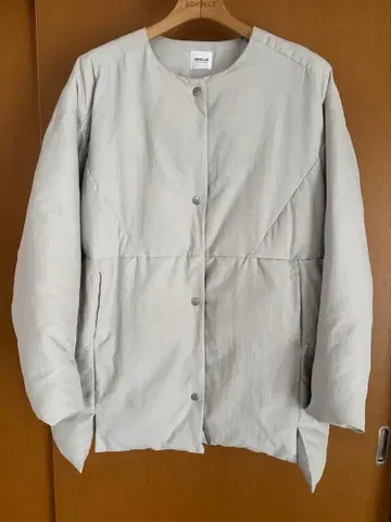 라이트 그레이 다운 자켓