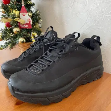 블랙 로우컷 아웃도어 신발