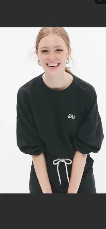 미니 GAP 로고 맨투맨 트레이닝복