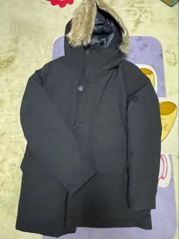 퍼 포함 블랙 다운 자켓 M 사이즈
