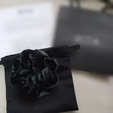 acca 벨벳 루프 스크런치 블랙