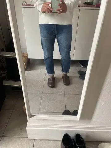 데미지 가공 다크 블루 스트레이트 데님