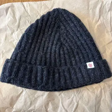 SIRUS 다크 그레이 니트 모자