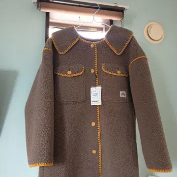브라운 보아 자켓 카라 부착