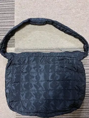 블랙 나일론 퀼팅 숄더백