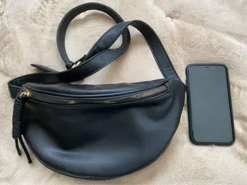 블랙 가죽 숄더백