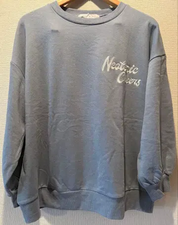 아즈노우아즈 트레이닝복