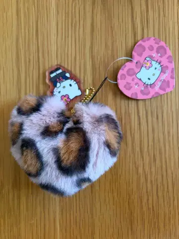 미사용 새상품 키티 하트형 레오파드 무늬 퍼 키링 헤이세이 갸루