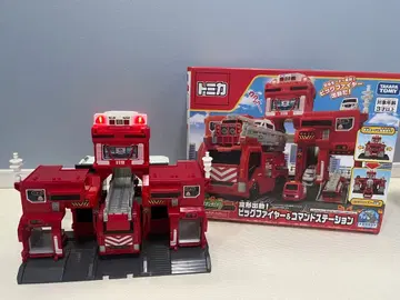 변형 출동! 토미카 빅 파이어 & 커맨드 스테이션