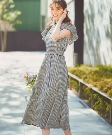 NOELA 멜로우 레이스 절개 원피스 반팔