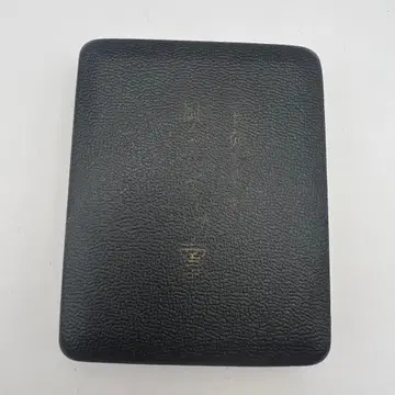 적십자 메달 십자가형 빨흰 리본