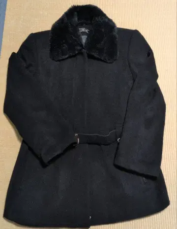[새상품급] 퍼 포함 블랙 코트 허리 벨트 포함