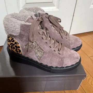 스웨이드 어그 부츠