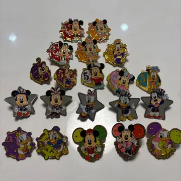 디즈니 캐릭터 5주년 핀 배지 세트