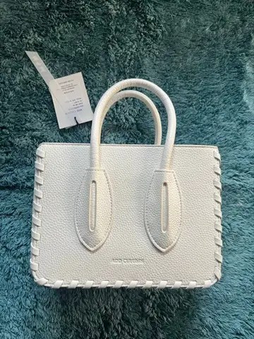 ADDCULUMN (애드컬럼) 턴 - 박스 숄더백