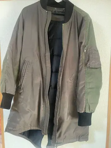 카키 MA-1 스타일 자켓