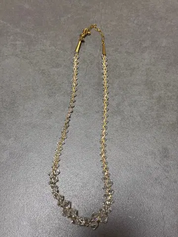 골드 크리스탈 목걸이